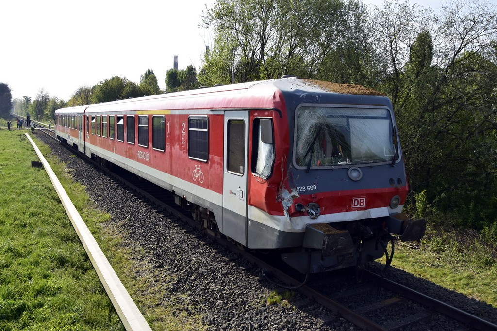 Schwerer VU LKW Zug Bergheim Kenten Koelnerstr P129.JPG - Miklos Laubert